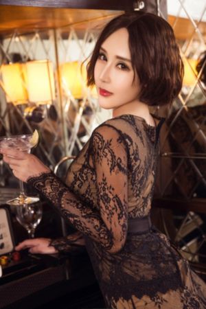 她丈夫面前被耍了2017